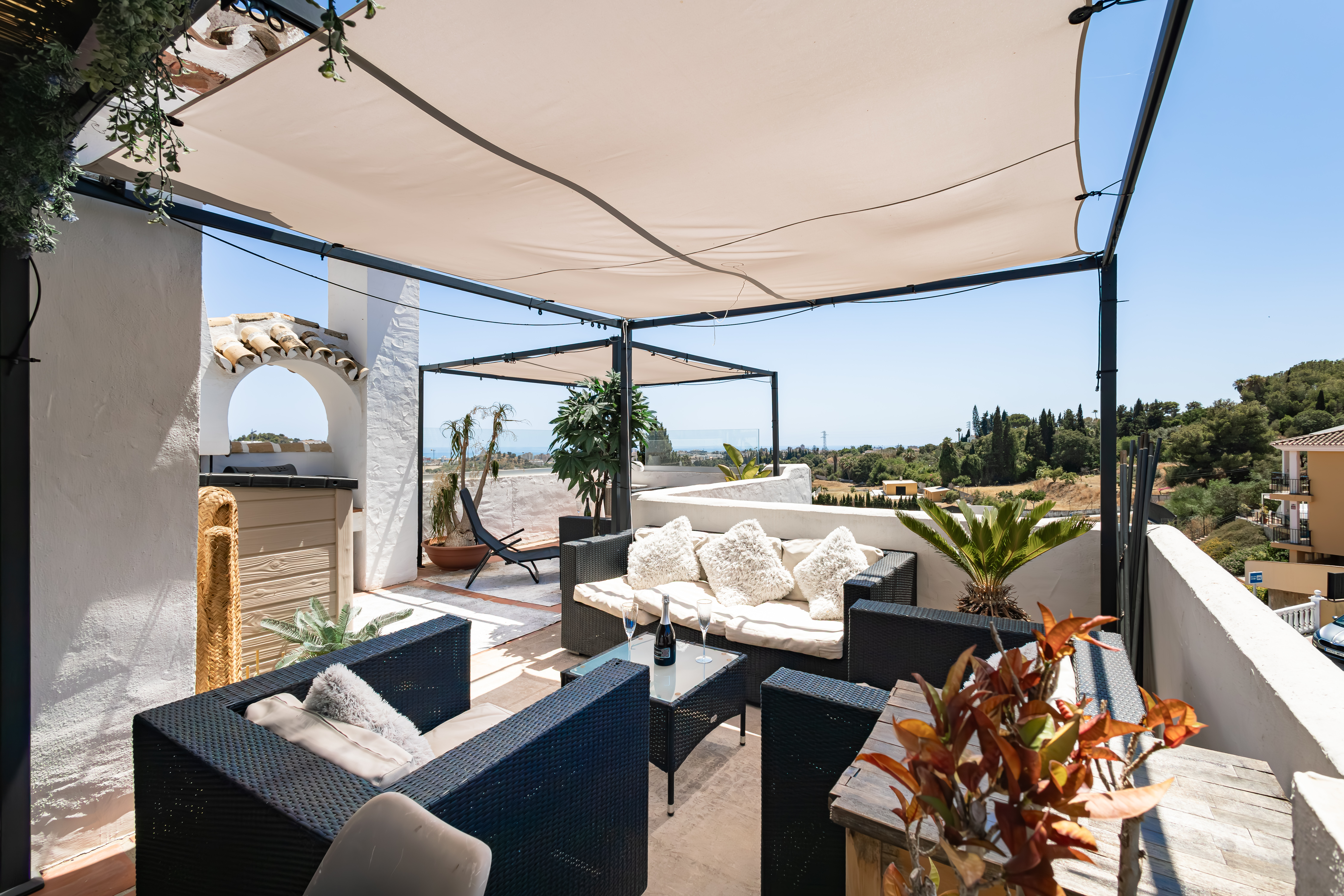 Elegant 4 Bedroom Duplex with Solarium and Sea Views in Vista Verde, Fuengirola