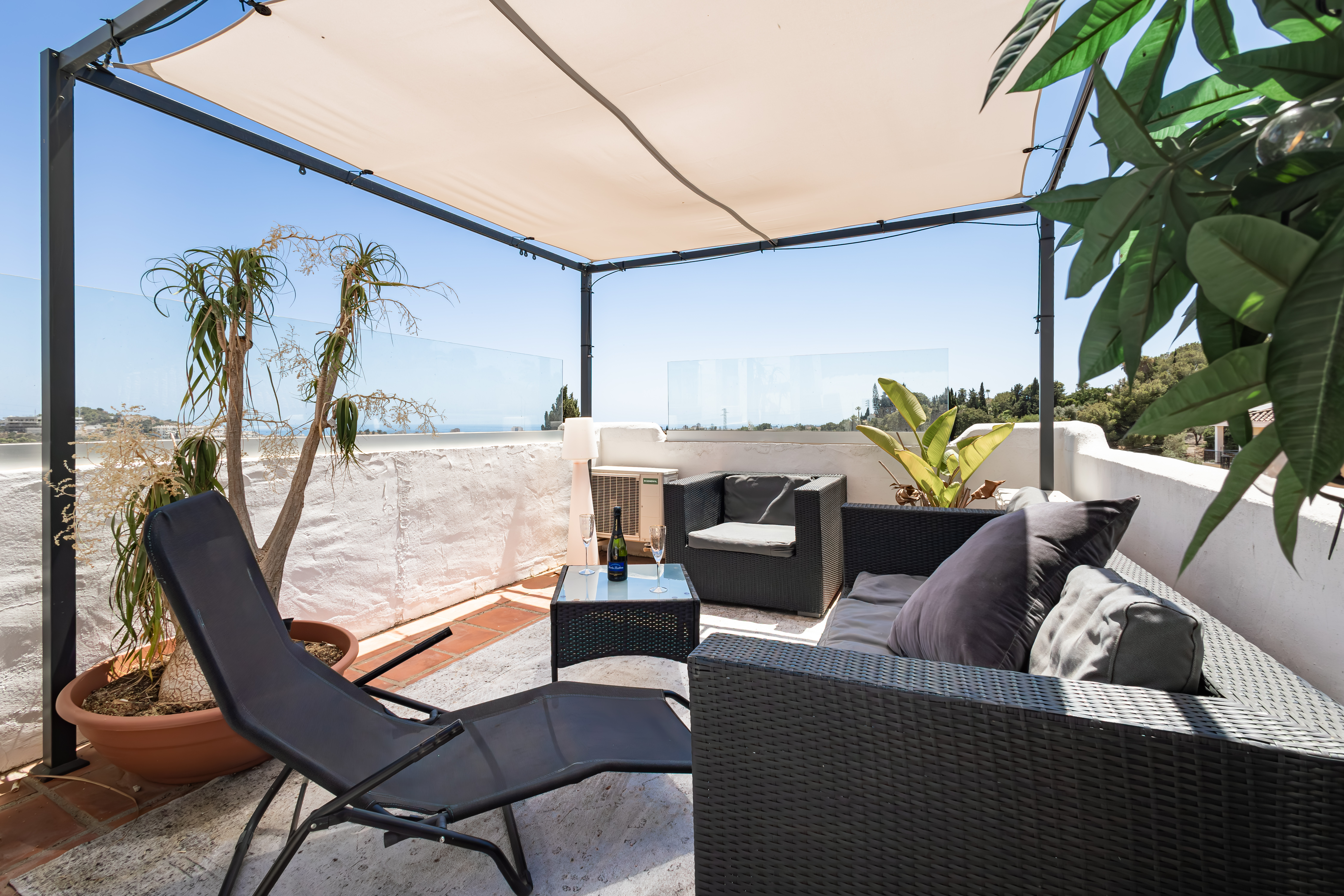 Elegant 4 Bedroom Duplex with Solarium and Sea Views in Vista Verde, Fuengirola