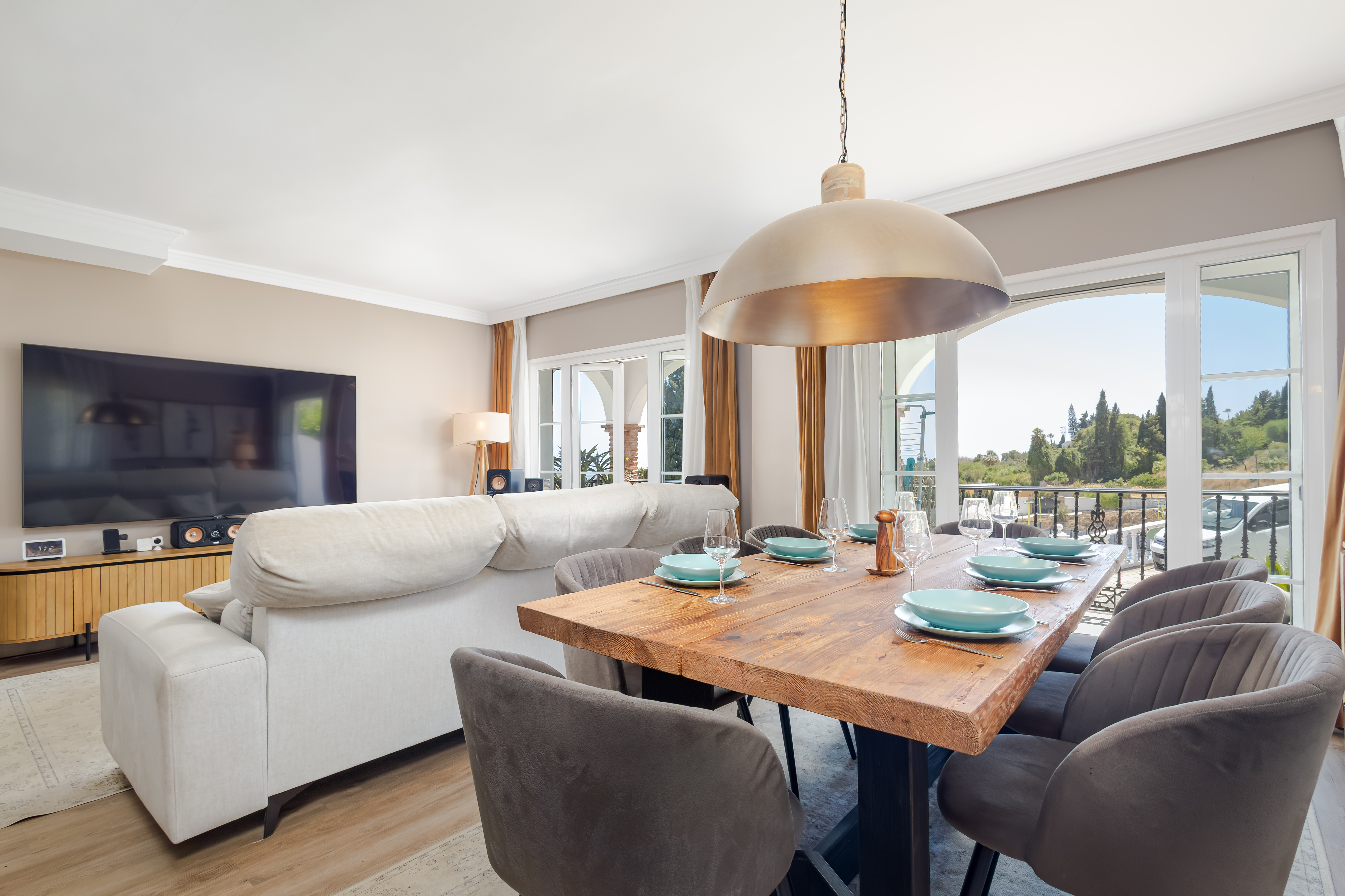 Elegant 4 Bedroom Duplex with Solarium and Sea Views in Vista Verde, Fuengirola