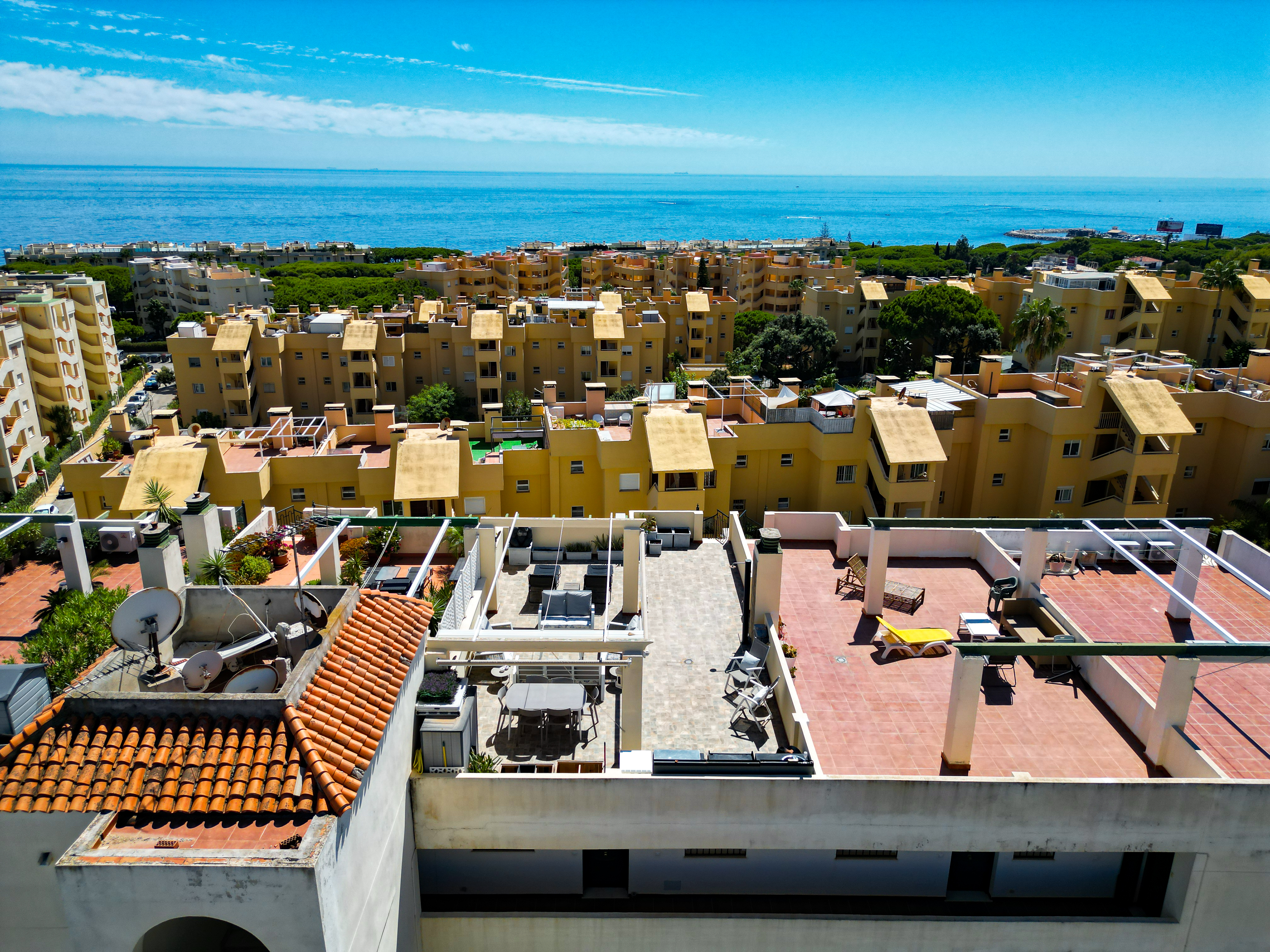 Penthouse with 80 m² Solarium, Calahonda | Echelon Estates