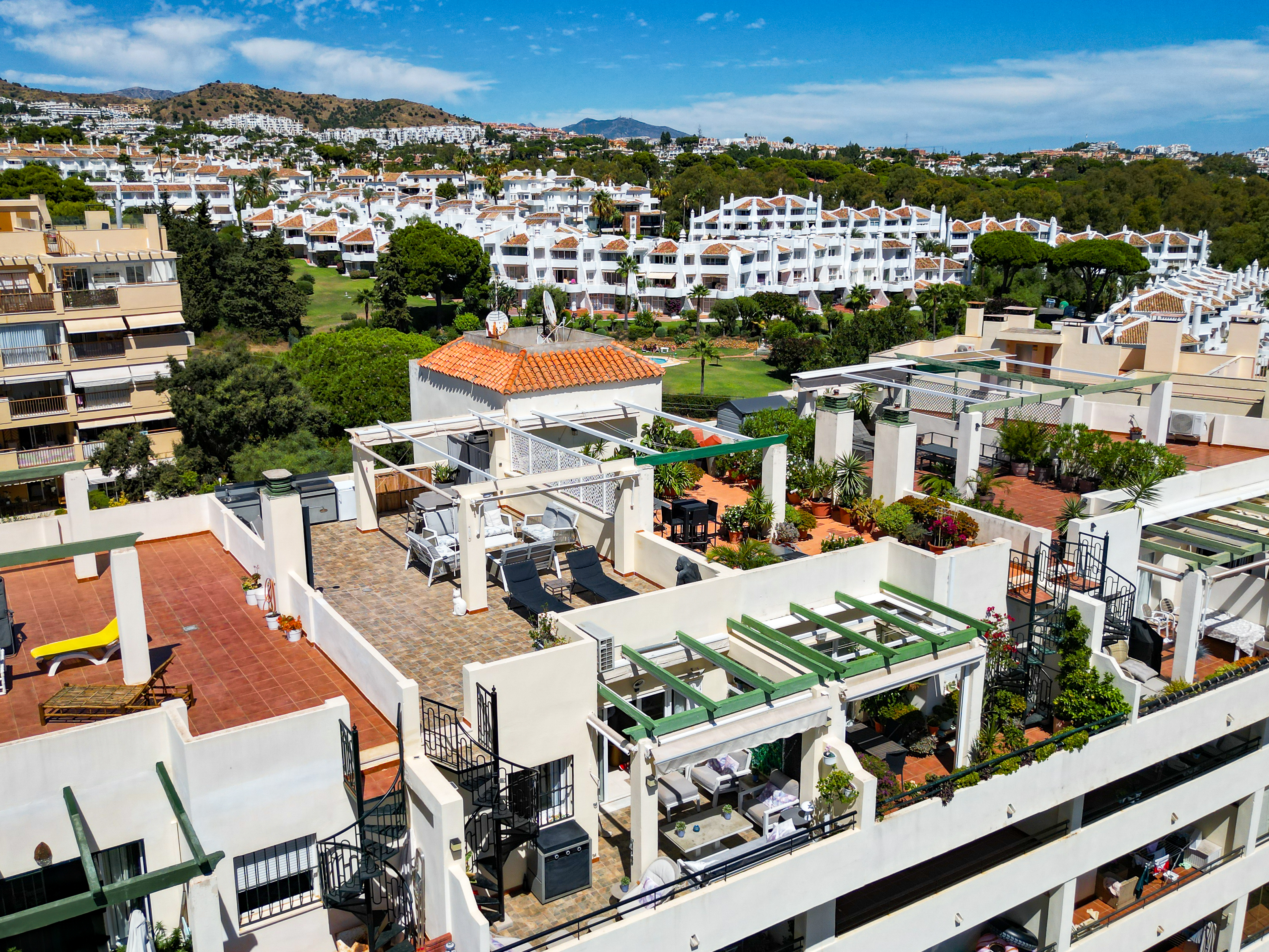 Penthouse with 80 m² Solarium, Calahonda | Echelon Estates