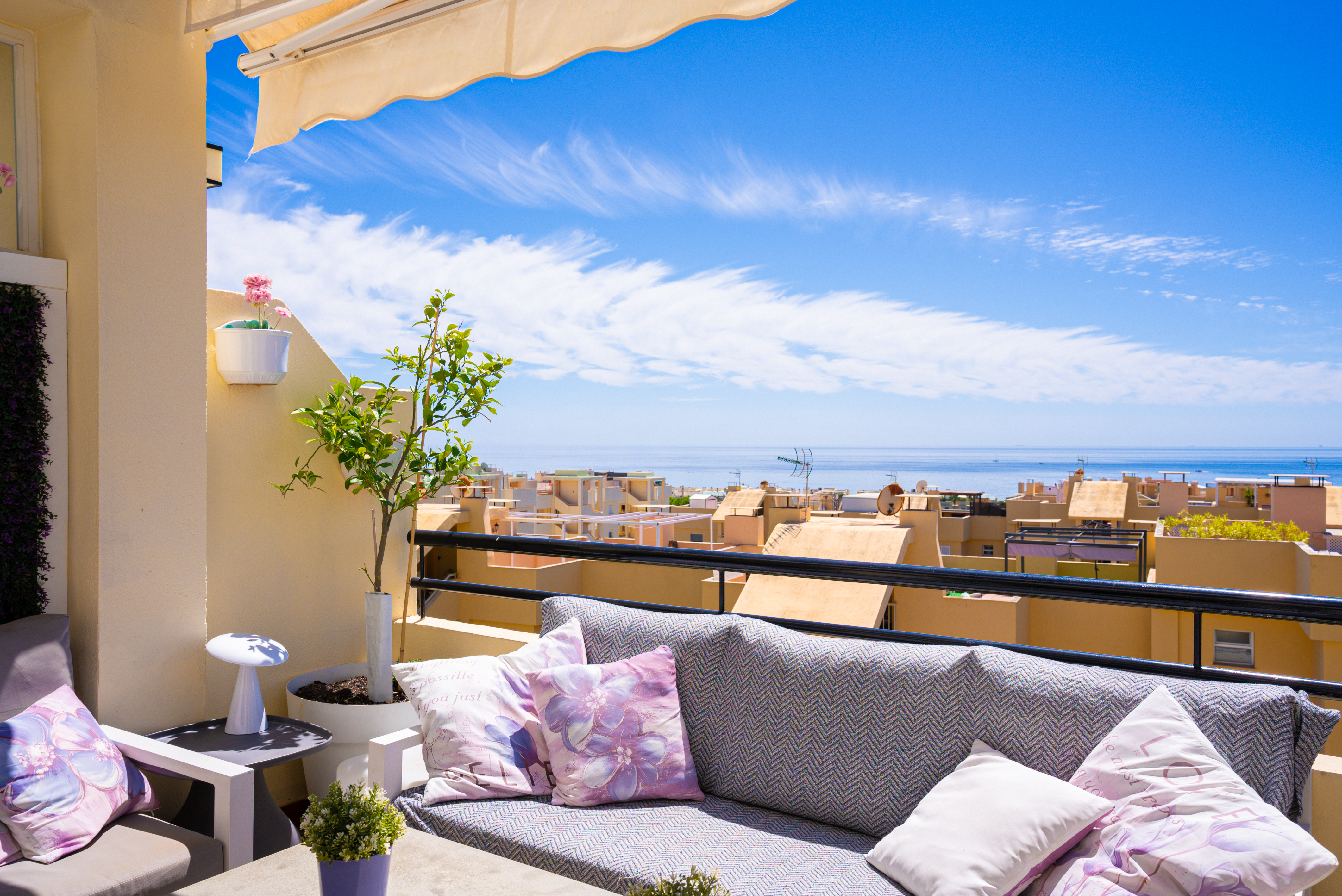 Penthouse with 80 m² Solarium, Calahonda | Echelon Estates