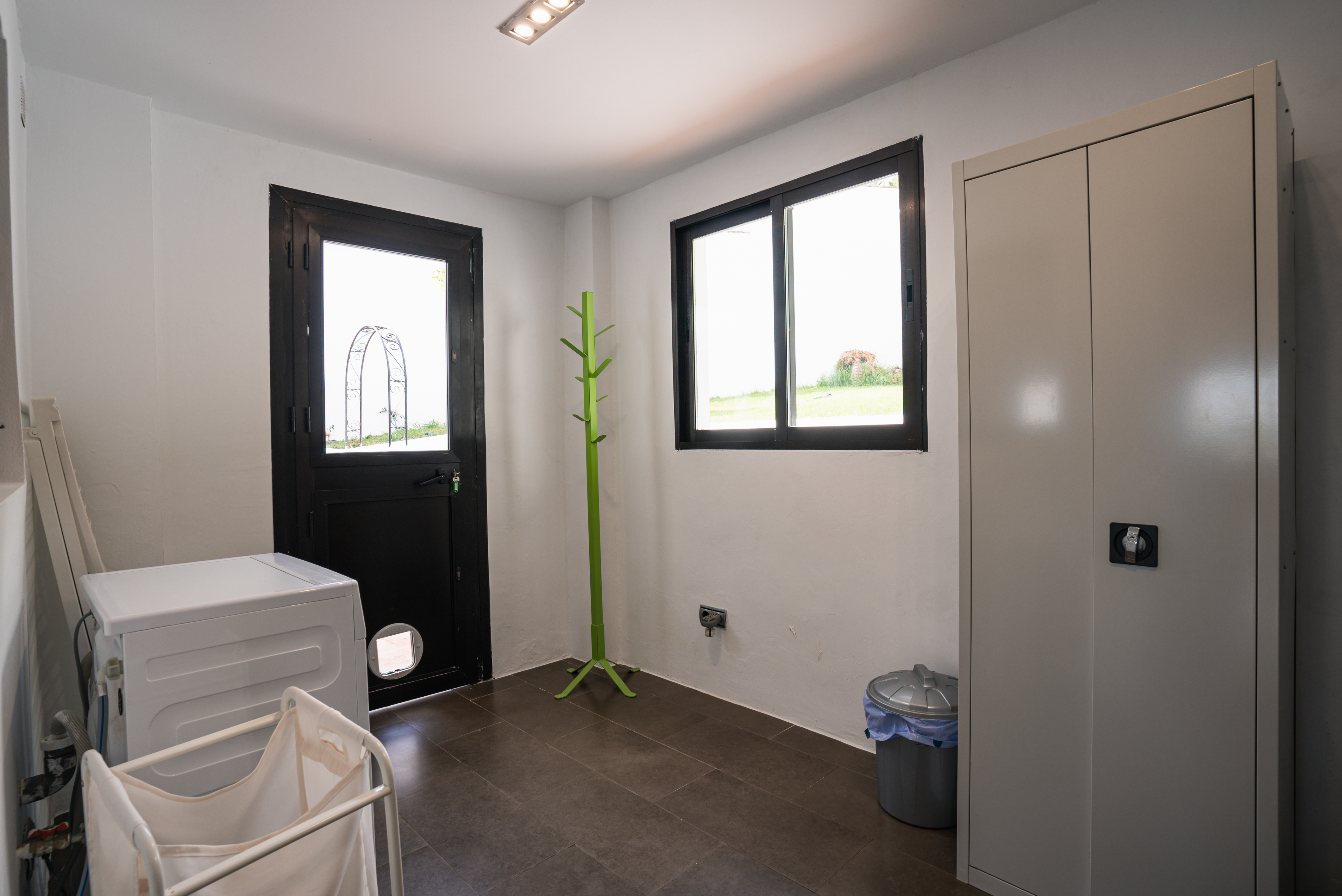 Detached villa with lake and sea views in Cerros del Lago, Istán