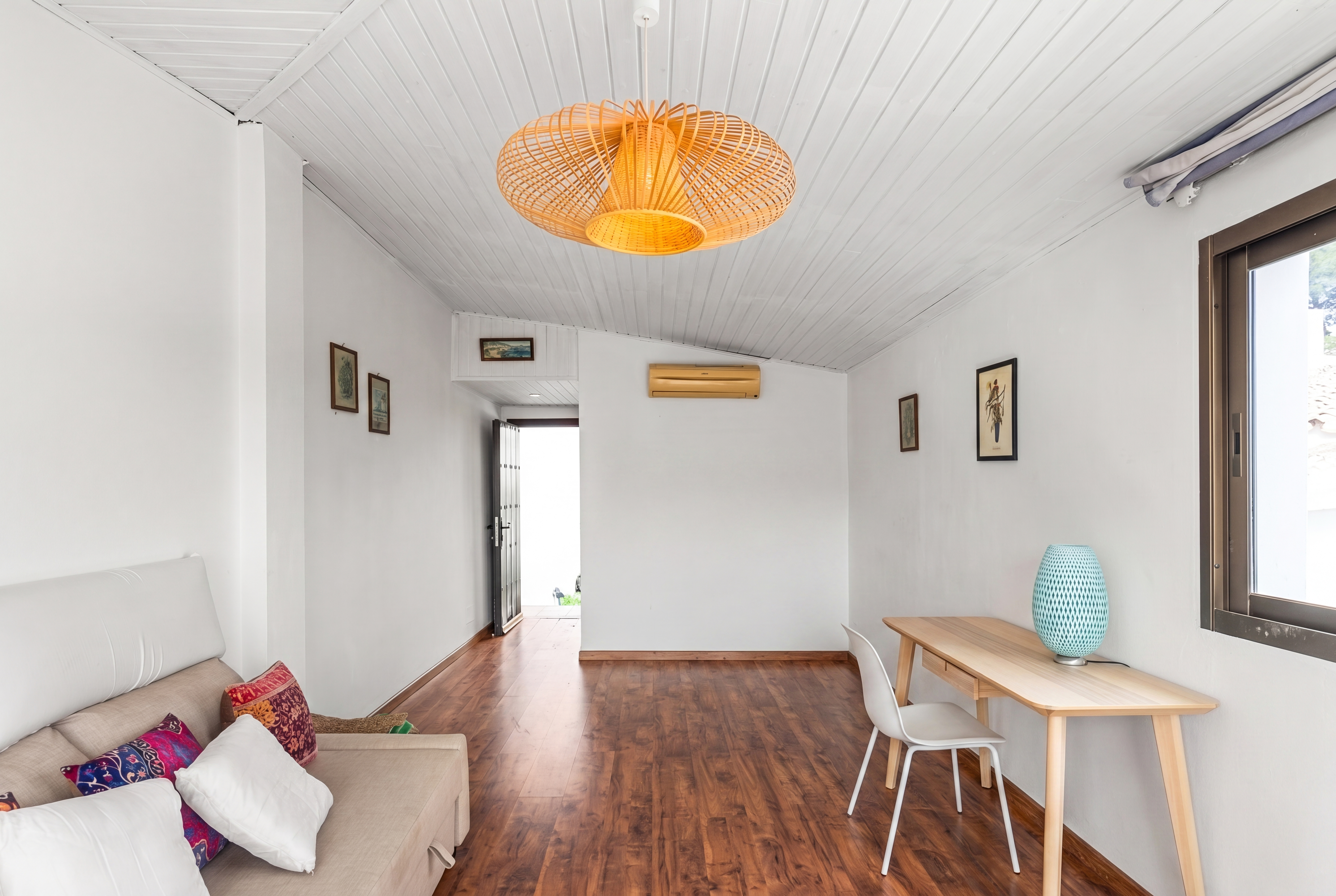 Detached villa with lake and sea views in Cerros del Lago, Istán