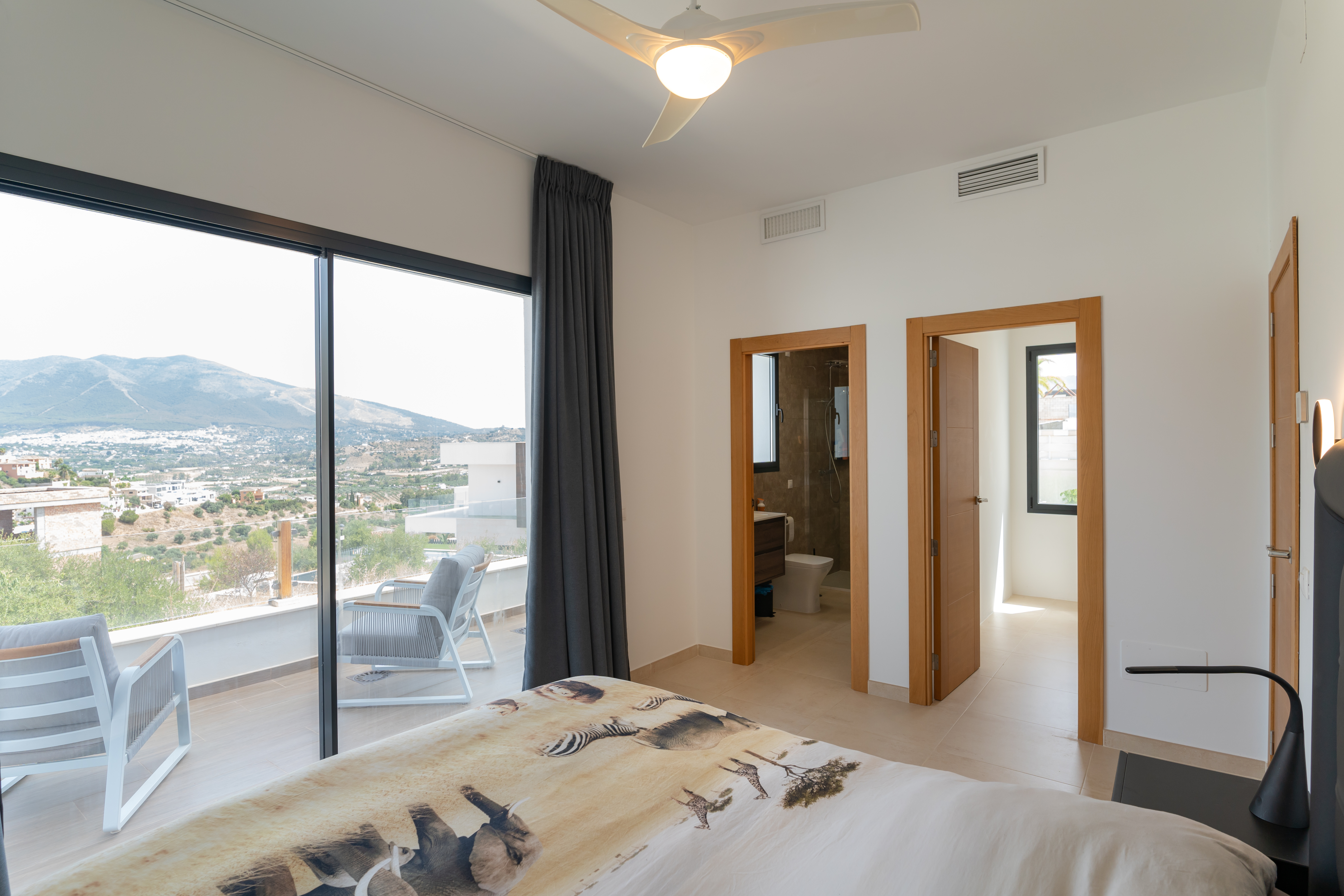 Contemporary villa with valley views, Coín